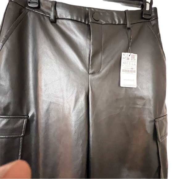 Stradivarius Petite faux leather cargo pants in black - Picture 8 of 8